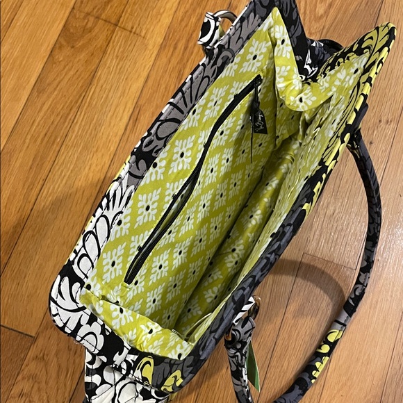 NWT Vera Bradley Black and Yellow Floral Women's Frame Bag - Picture 7 of 11
